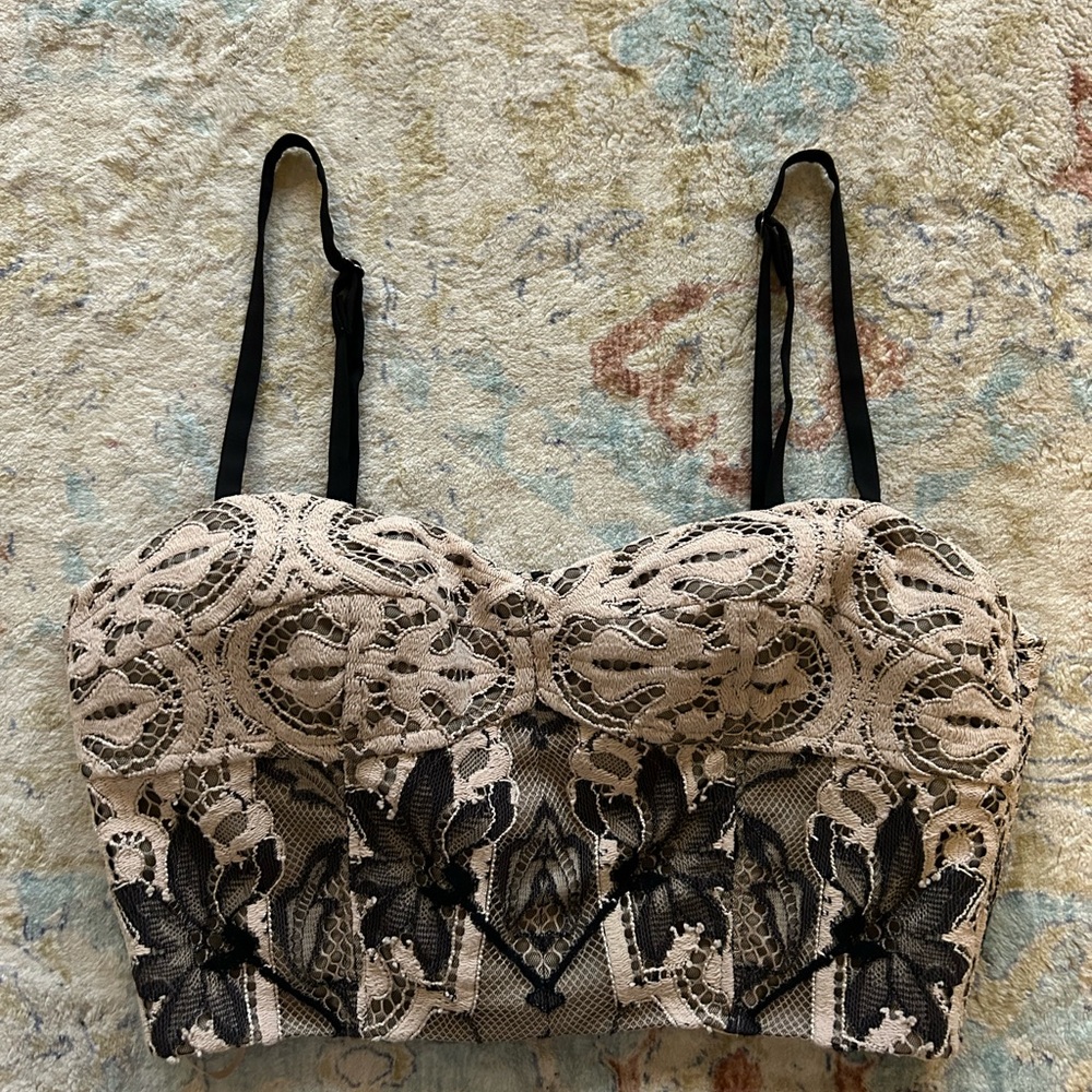 BCBG Maxazria Pearle Two-Tone Floral Lace Crop Bustier Lined Top, size Small